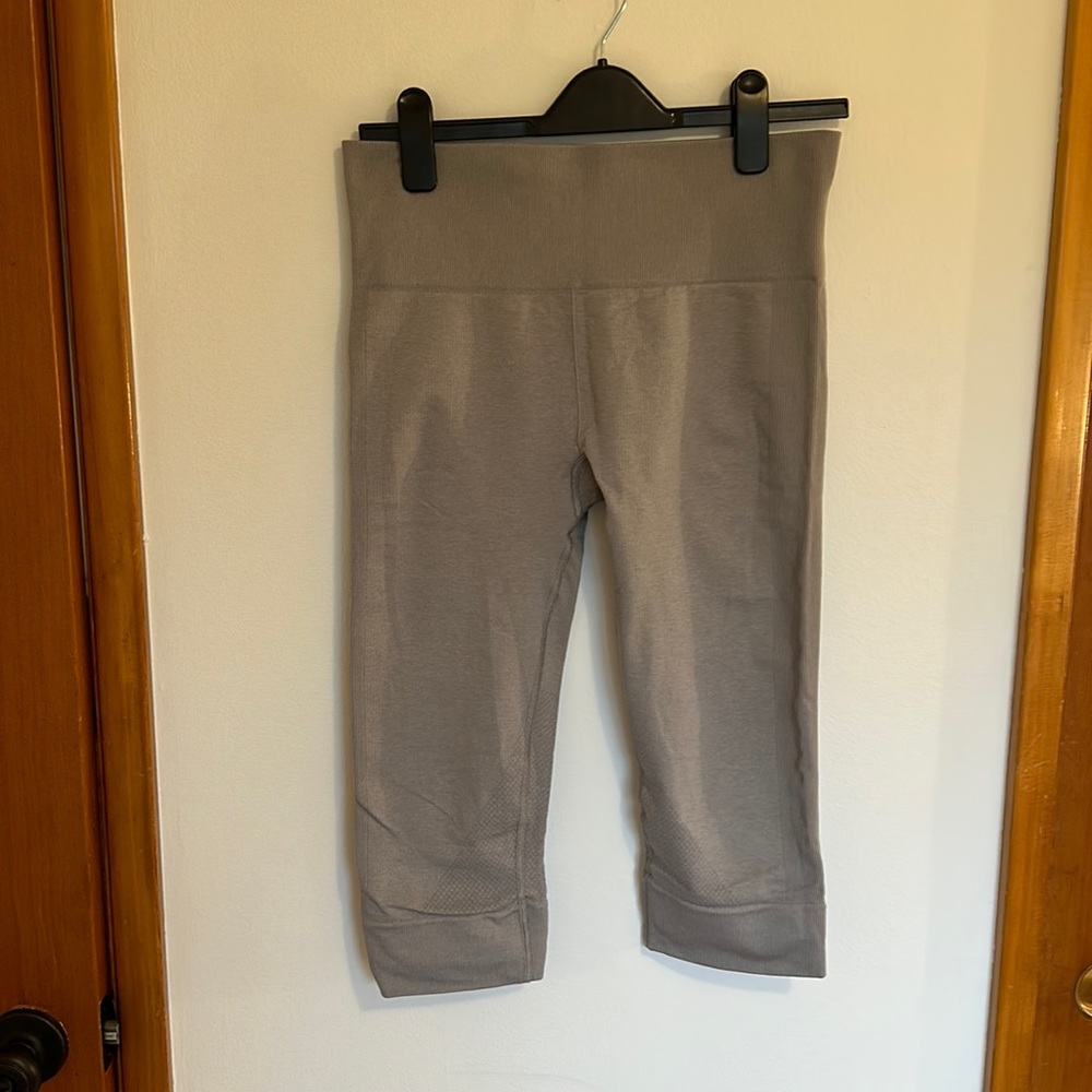 Lululemon Calf-Length Gray Leggings